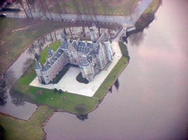 Château ? -  - Bornem - Le long d'un bras mort de l'Escaut (08-03-2002)